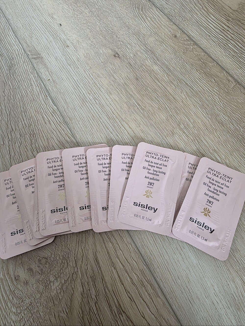 10 Pcs Sisley Phyto-Teint Ultra Éclat foundation packets shade 2W2 Desert